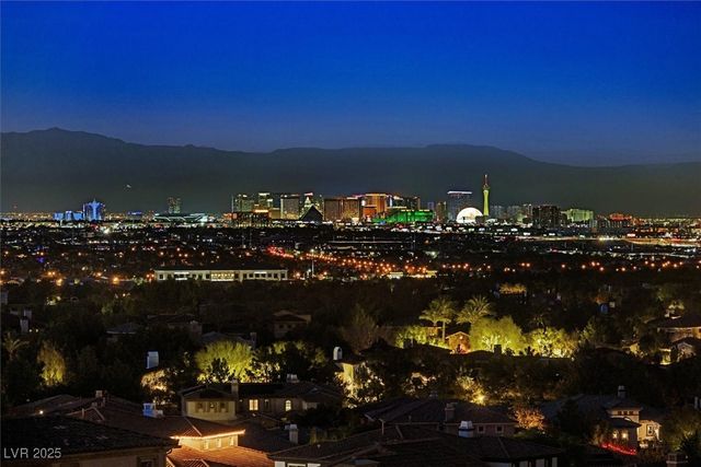 2 Olympia Outlook Drive, Las Vegas, NV 89141