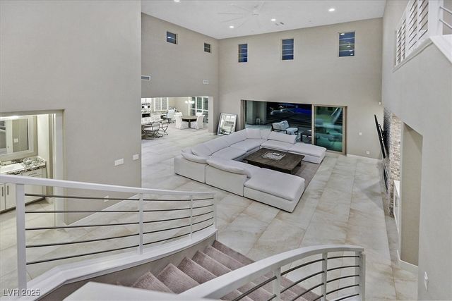 2 Olympia Outlook Drive, Las Vegas, NV 89141