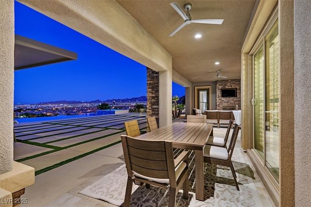 2 Olympia Outlook Drive, Las Vegas, NV 89141