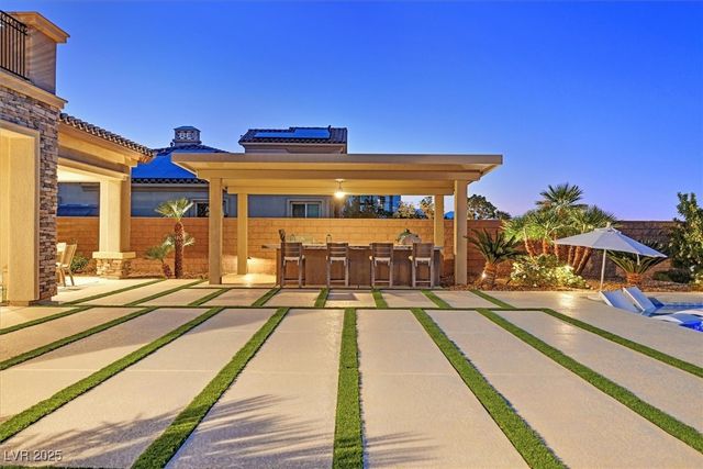 2 Olympia Outlook Drive, Las Vegas, NV 89141