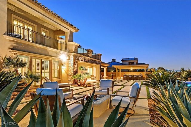 2 Olympia Outlook Drive, Las Vegas, NV 89141