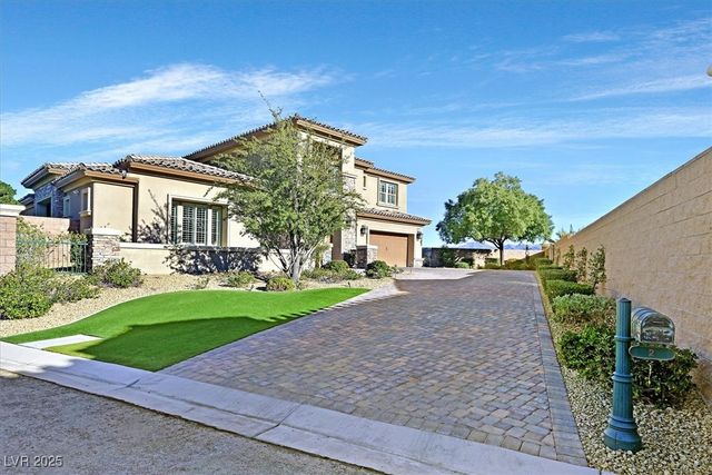 2 Olympia Outlook Drive, Las Vegas, NV 89141