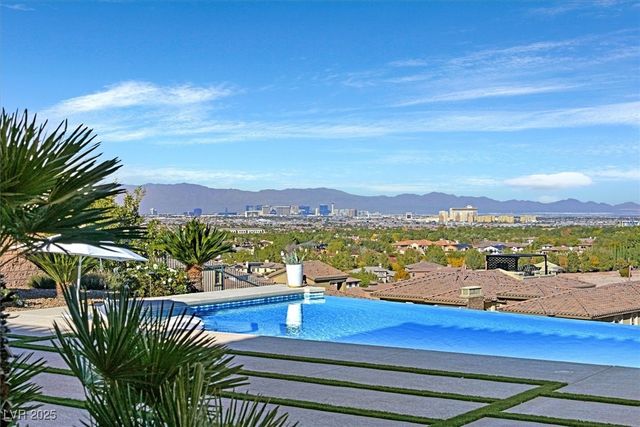 2 Olympia Outlook Drive, Las Vegas, NV 89141