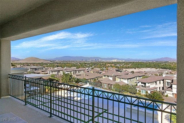 2 Olympia Outlook Drive, Las Vegas, NV 89141