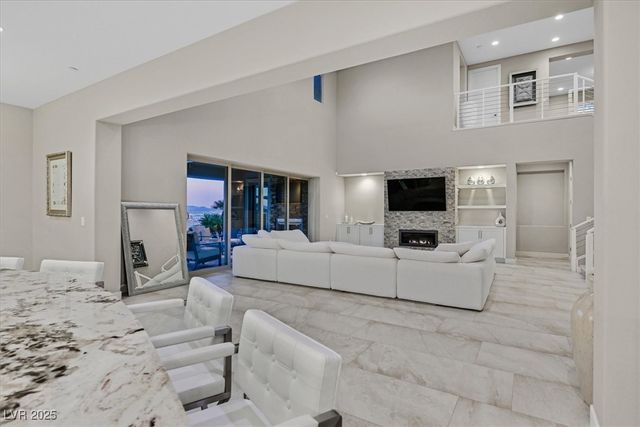 2 Olympia Outlook Drive, Las Vegas, NV 89141