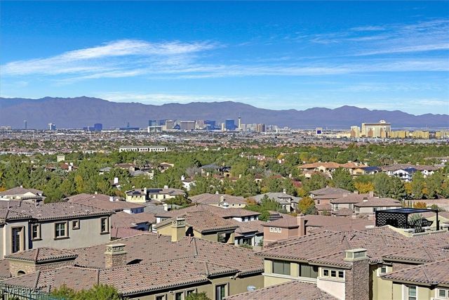 2 Olympia Outlook Drive, Las Vegas, NV 89141