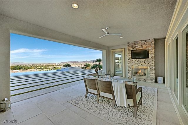 2 Olympia Outlook Drive, Las Vegas, NV 89141