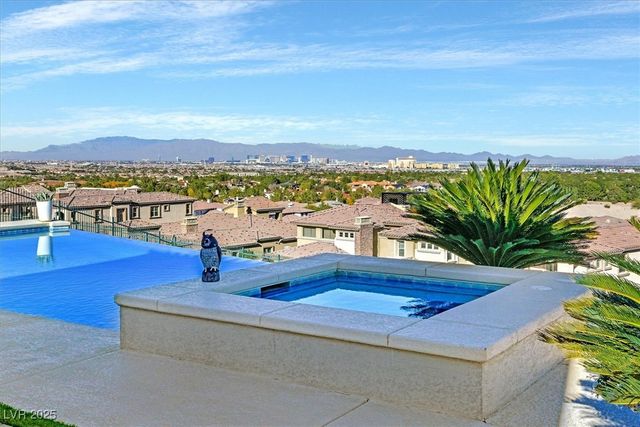 2 Olympia Outlook Drive, Las Vegas, NV 89141