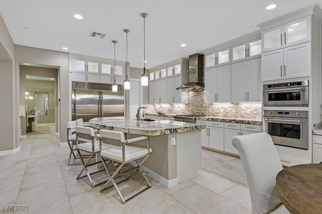 2 Olympia Outlook Drive, Las Vegas, NV 89141