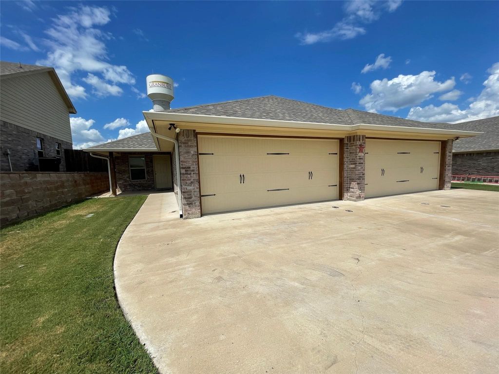 3133 Weave Court, Granbury, TX 76049