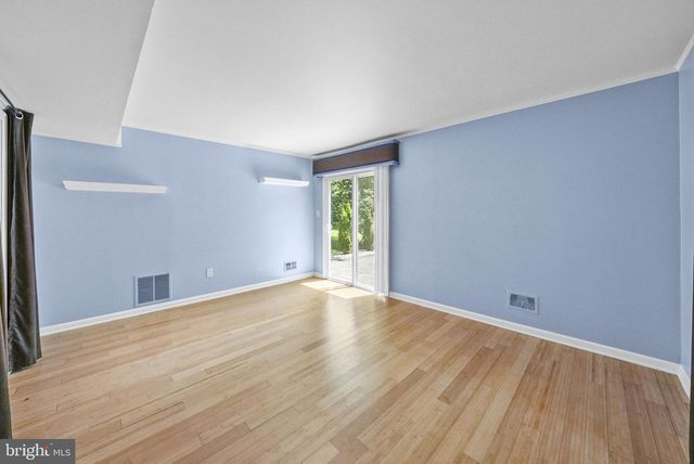 9 CHERRY BROOK LN, Hightstown, NJ 08520