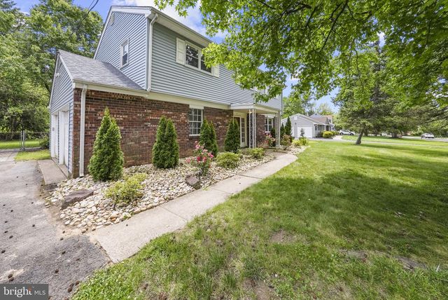 9 CHERRY BROOK LN, Hightstown, NJ 08520