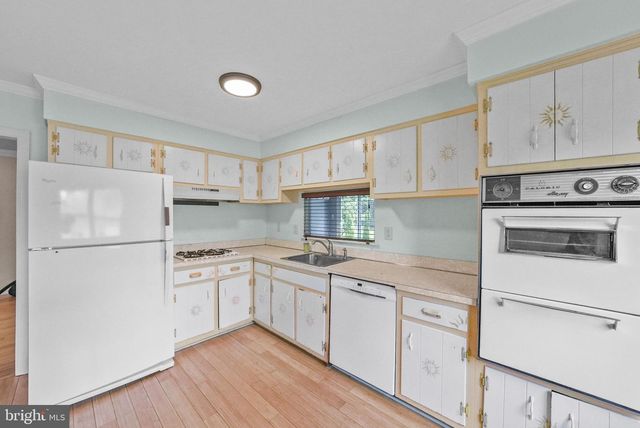 9 CHERRY BROOK LN, Hightstown, NJ 08520