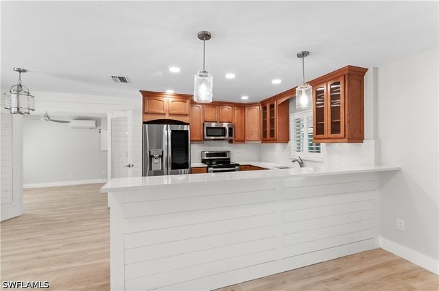 54 Liberty LN, Naples, FL 34112