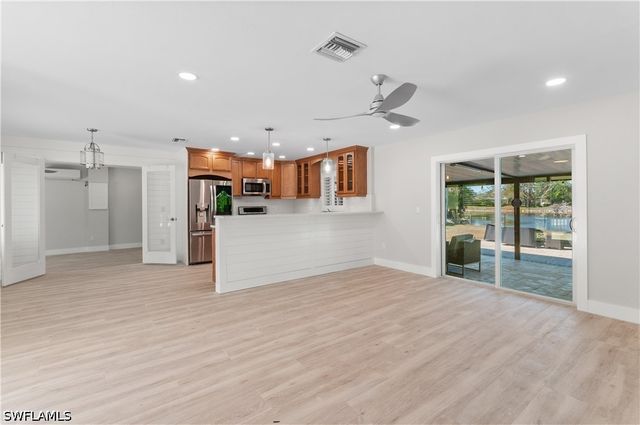 54 Liberty LN, Naples, FL 34112