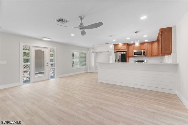 54 Liberty LN, Naples, FL 34112