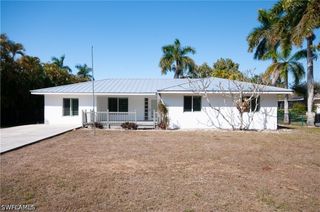 54 Liberty LN, Naples, FL 34112