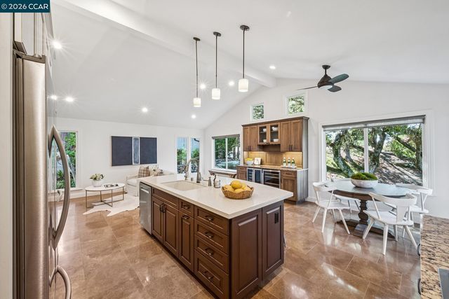 665 Sky Hy Cir, Lafayette, CA 94549