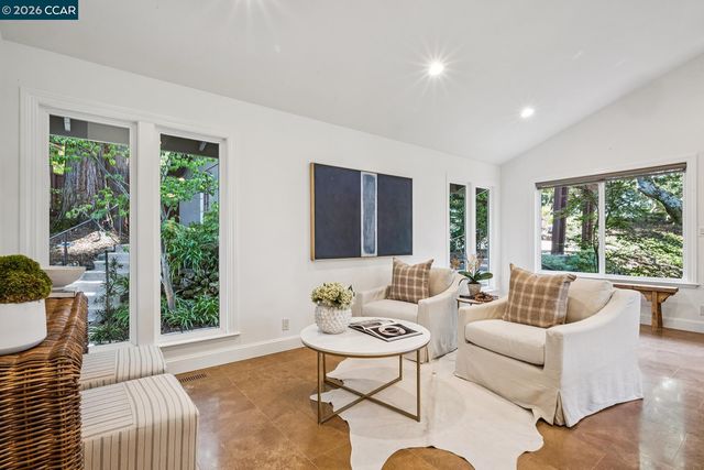 665 Sky Hy Cir, Lafayette, CA 94549