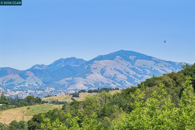 665 Sky Hy Cir, Lafayette, CA 94549
