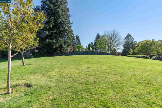 665 Sky Hy Cir, Lafayette, CA 94549