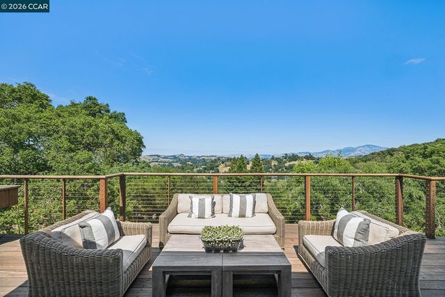 665 Sky Hy Cir, Lafayette, CA 94549