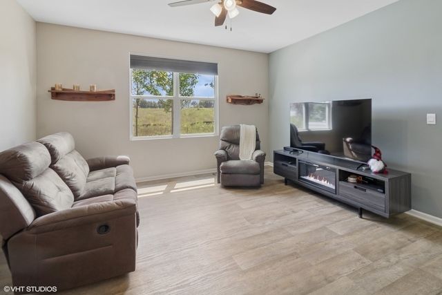 6813 Cobble Springs Lane, Wonder Lake, IL 60097