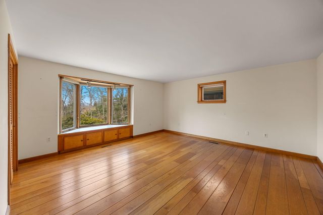 2 Hibbs Lane, West Falmouth, MA 02540