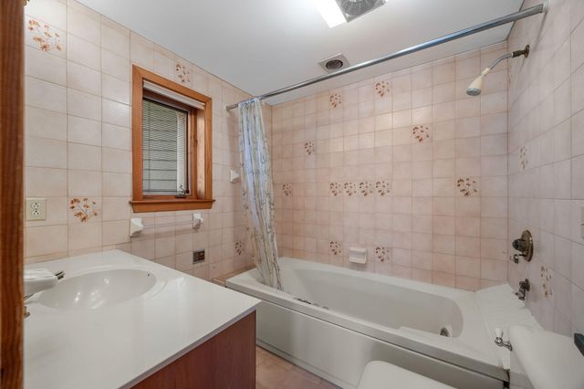 2 Hibbs Lane, West Falmouth, MA 02540