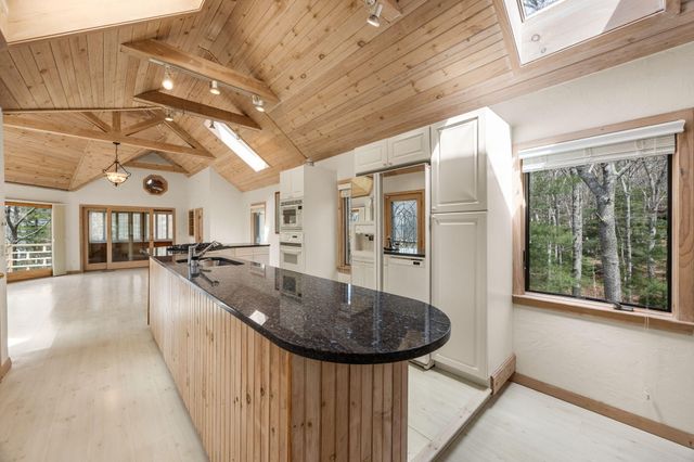 2 Hibbs Lane, West Falmouth, MA 02540
