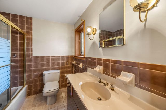 2 Hibbs Lane, West Falmouth, MA 02540