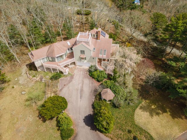 2 Hibbs Lane, West Falmouth, MA 02540