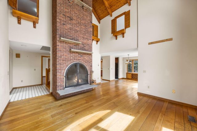 2 Hibbs Lane, West Falmouth, MA 02540