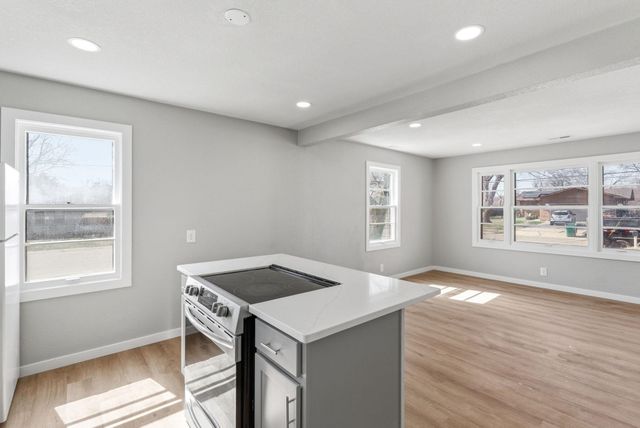 602 N Sheridan St, Wichita, KS 67203