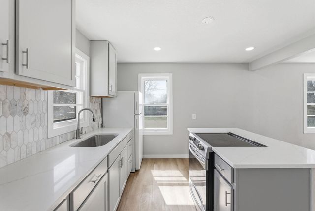 602 N Sheridan St, Wichita, KS 67203