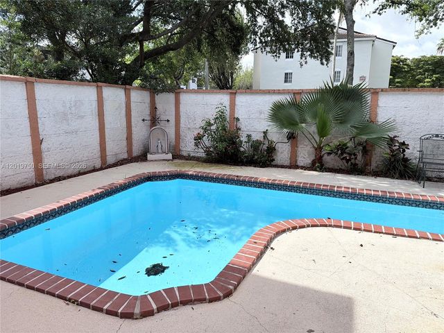 10824 NW 51st Ln, Doral, FL 33178