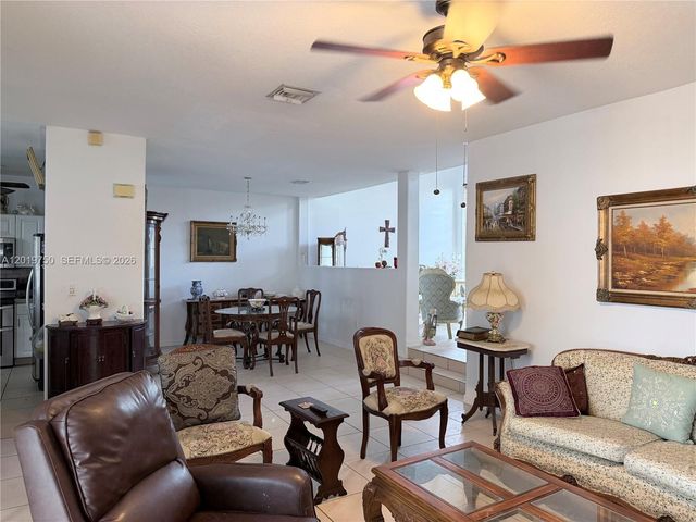 10824 NW 51st Ln, Doral, FL 33178
