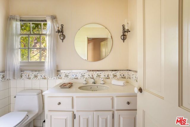 3734 Longridge Avenue, Sherman Oaks, CA 91423