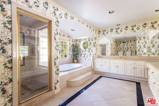 3734 Longridge Avenue, Sherman Oaks, CA 91423