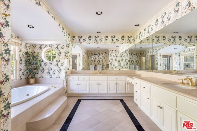 3734 Longridge Avenue, Sherman Oaks, CA 91423