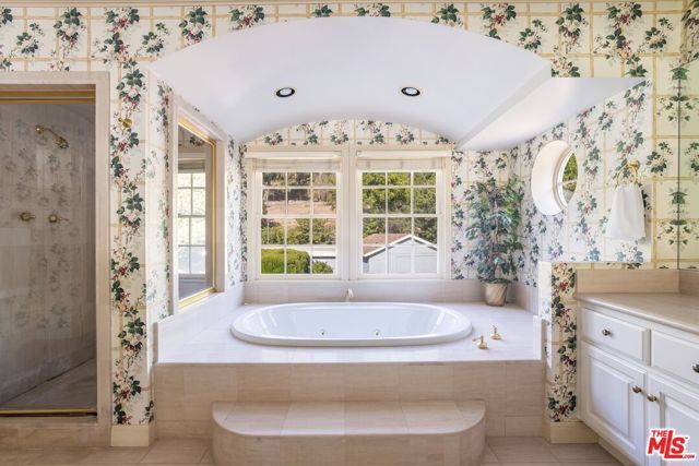 3734 Longridge Avenue, Sherman Oaks, CA 91423