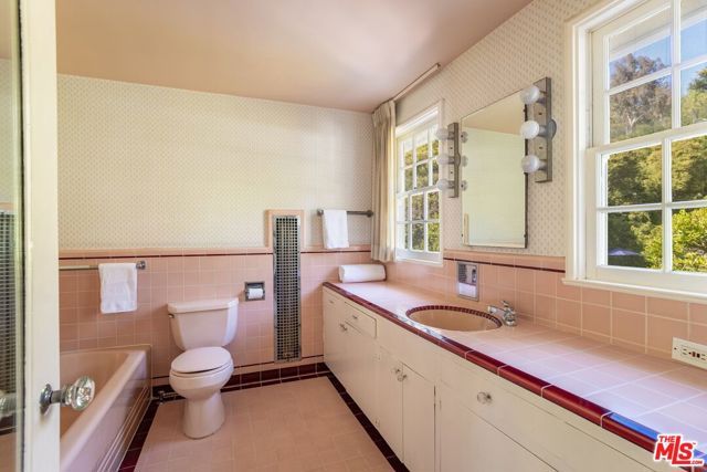 3734 Longridge Avenue, Sherman Oaks, CA 91423