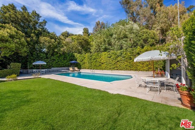 3734 Longridge Avenue, Sherman Oaks, CA 91423