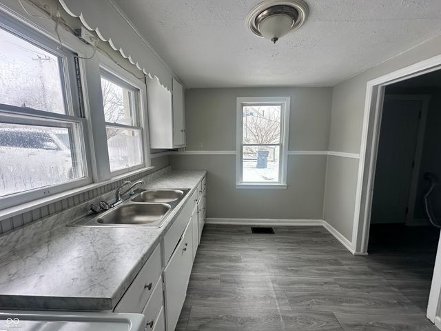 2415 E 9th Street, Anderson, IN 46012