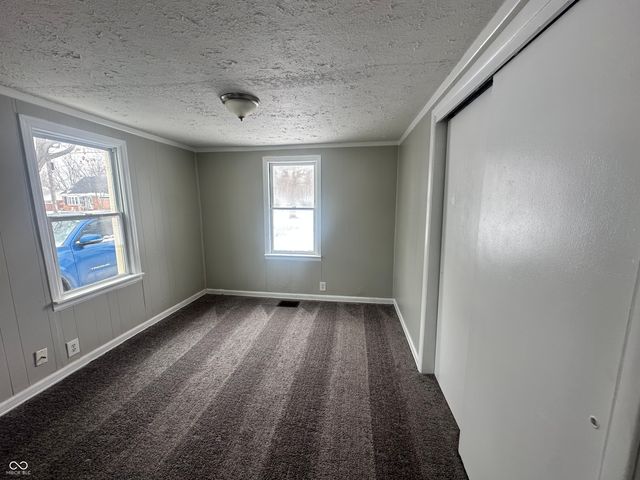 2415 E 9th Street, Anderson, IN 46012