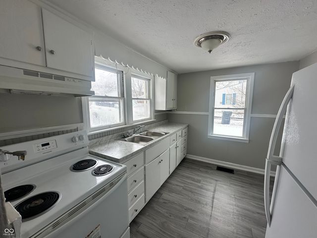 2415 E 9th Street, Anderson, IN 46012