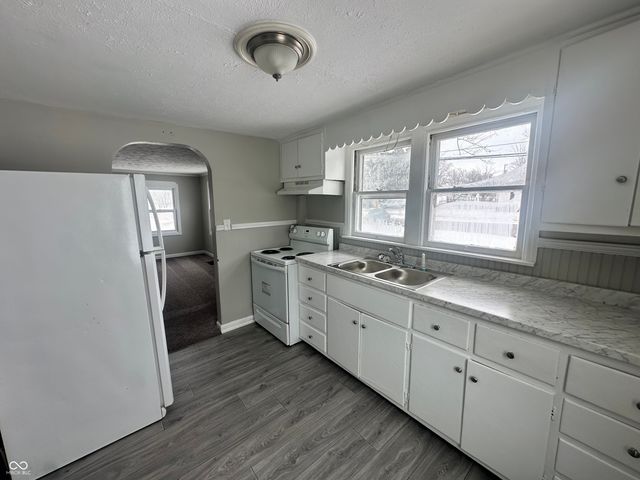 2415 E 9th Street, Anderson, IN 46012