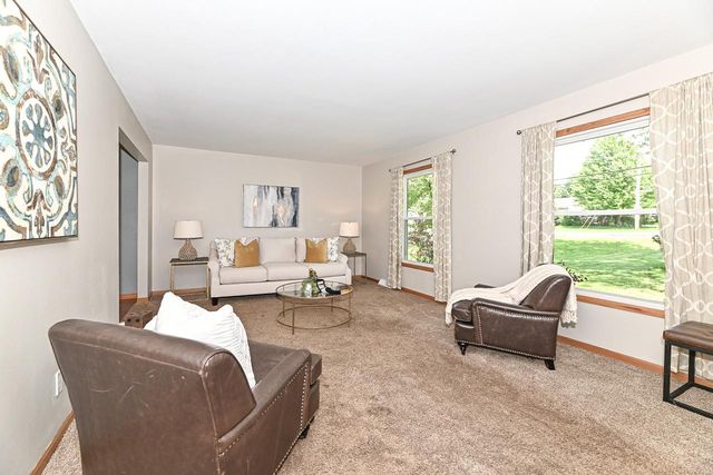 7439 S Pennsylvania AVENUE, Oak Creek, WI 53154