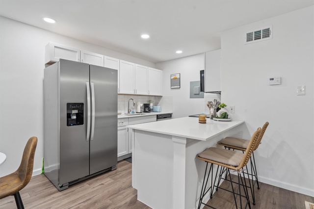 710 W 34th ST 108, Austin, TX 78705