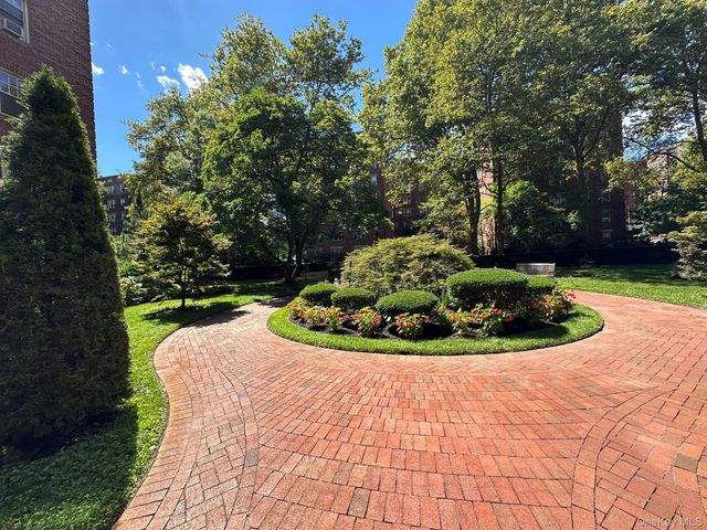 77-15 113th Street 5J, Forest Hills, NY 11375
